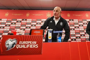 De la Fuente tự hào khi Tây Ban Nha lập kỷ lục bất bại