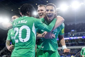 Malick Thiaw ghi bàn mở tỷ số ở giây thứ 55 giúp Newcastle dễ dàng thắng 4-1 tại Everton.