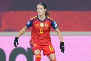 Chủ nhân 3 Quả bóng vàng liên tiếp Aitana Bonmati “bị gãy xương mác” trong buổi tập cuối tuần này.