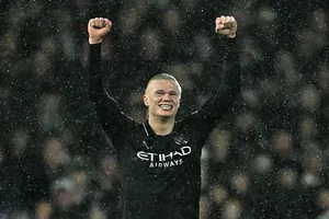 Erling Haaland trở thành cầu thủ nhanh nhất gia nhập CLB 100 bàn thắng tại Ngoại hạng Anh.