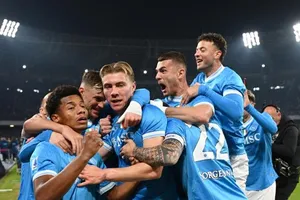 Cú đúp của Rasmus Hojlund giúp đội chủ nhà Napoli đánh bại Juventus 2-1 vào Chủ nhật.