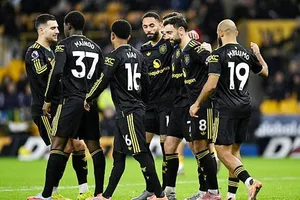 Bruno Fernandes ghi 2 bàn giúp Man.United đánh bại Wolves 4-1 để vươn lên tốp 6 Ngoại hạng Anh.