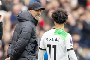 HLV Jurgen Klopp và Mo Salah