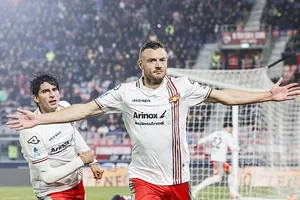 Jamie Vardy trở thành cầu thủ người Anh đầu tiên giành giải Cầu thủ xuất sắc nhất tháng của Serie A.