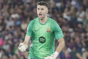 Joan Garcia đang tỏa sáng giúp Barcelona mạnh mẽ dẫn đầu La Liga.