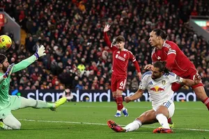 Liverpool kéo dài chuỗi trận bất bại lên 8 trận nhưng không thể thắng Leeds United trên sân nhà.