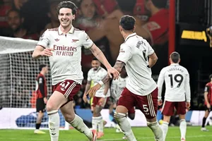 Declan Rice truyền cảm hứng giúp Arsenal ngược dòng thắng 3-2 tại Bournemouth.