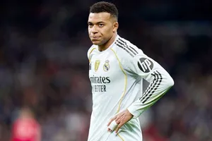 Real Madrid xác nhận hôm thứ Tư rằng Mbappe được chẩn đoán bị bong gân đầu gối trái.