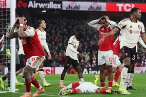 Liverpool đã chấm dứt chuỗi 5 trận thắng liên tiếp của Arsenal tại Ngoại hạng Anh.