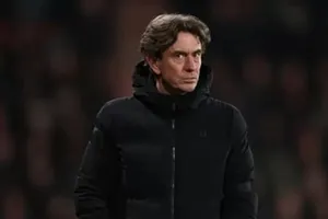 HLV Thomas Frank bối rối trong trận thua Bournemouth