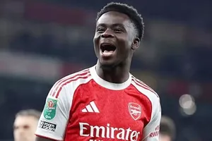 Saka sẽ gắn bó với Arsenal đến năm 2031