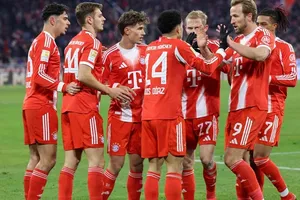 Bayern Munich khởi đầu năm mới bằng chiến thắng hủy diệt 8-1 trước Wolfsburg.
