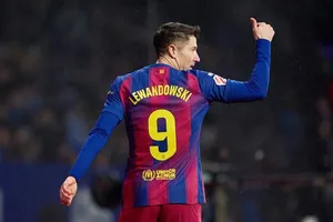 Nhận giải Vận động viên xuất sắc của thế kỷ, Lewandowski quả quyết sẽ không giải nghệ