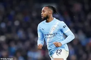 Antoine Semenyo trong màu áo mới Manchester City