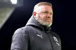 Wayne Rooney sẵn sàng gia nhập ban huấn luyện của người đồng đội cũ Michael Carrick.