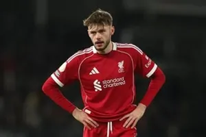 Conor Bradley phải nghỉ thi đấu hết mùa giải.