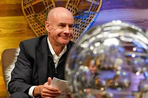 Chủ tịch Liên đoàn Trượt tuyết Quốc tế Johan Eliasch cho rằng thời tiết lạnh đã giúp tiết kiệm tuyết nhân tạo. 