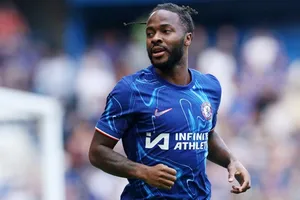 Raheem Sterling trở thành cầu thủ tự do sau khi đạt được thỏa thuận chấm dứt hợp đồng với Chelsea.