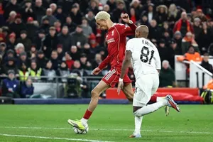 Ekitike 'khao khát hơn' sau khởi đầu mạnh mẽ tại Liverpool