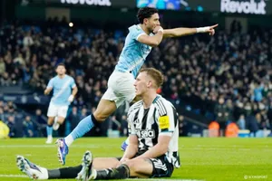 Omar Marmoush ghi 2 bàn giúp Man.City đánh bại Newcastle 3-1 và hoàn thành chiến thắng chung cuộc 5-1.