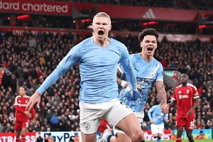 Erling Haaland giữ vững hy vọng vô địch Ngoại hạng Anh của Man.City bằng quả phạt đền quyết định.