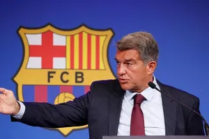 Joan Laporta từ chức Chủ tịch Barcelona theo kế hoạch để đủ điều kiện tái tranh cử.