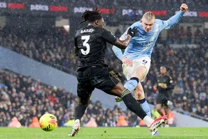 Tiền đạo Erling Haaland khiến người hâm mộ Man.City lo lắng về một chấn thương khác.