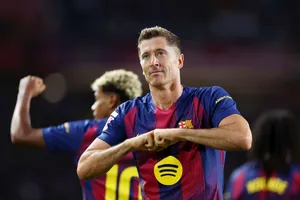 Robert Lewandowski chỉ quyết định tương lai sau cuộc bầu cử Chủ tịch Barcelona.