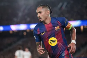 HLV Hansi Flick rất mong chờ vào sự trở lại của Raphinha.