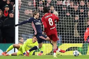 Pha ghi bàn của Dominik Szoboszlai vào lưới Brighton