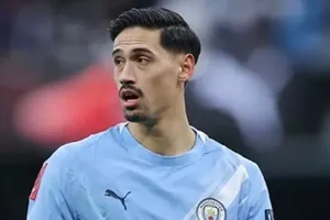 Reijnders cảnh báo Arsenal rằng Man City đang "săn đuổi" ngôi vô địch