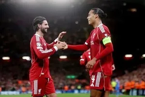 Van Dijk và Szoboszlai