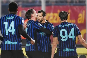 Inter Milan thắng Lecce 2-0 qua đó nới rộng khoảng cách dẫn đầu Serie A lên 10 điểm.