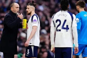 HLV Igor Tudor khẳng định Tottenham kém xa Arsenal khi thua 1-4 trong trận derby Bắc London.