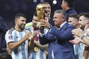 Claudio Tapia ăn mừng chức vô địch World Cup 2022 cùng đội tuyển Argentina.