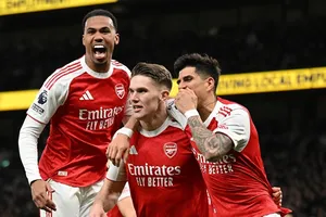 Viktor Gyokeres ghi 2 bàn giúp Arsenal giành chiến thắng 4-1 tại Tottenham.