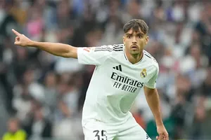 Chấn thương mới nhất của Raul Asencio sẽ ảnh hưởng đến Real Madrid trong cuộc đua vô địch La Liga với Bacelona.