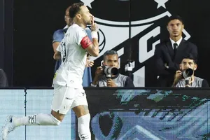 Neymar ghi cú đúp dẫn dắt Santos giành chiến thắng 2-1 trước Vasco da Gama.