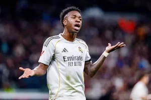 Real Madrid thua trận thứ 2 liên tiếp tại La Liga bị đội đầu bảng Barcelona bỏ xa 4 điểm.