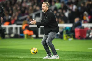 HLV Hansi Flick vẫn tin Barcelona có thể xoay chuyển tình thế ở lượt về bán kết Copa del Rey.