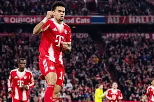 Luis Diaz tỏa sáng giúp Bayern Munich thắng 4-1 trước Gladbach để tiến gần hơn chức vô địch Bundesliga.