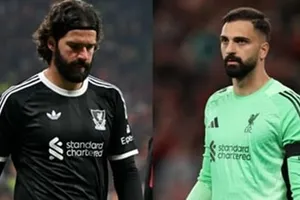 Alisson Becker và Giorgi Mamardashvili