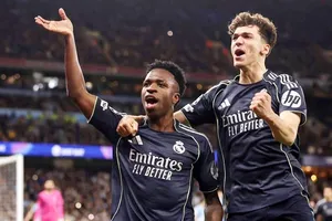 Real Madrid tiếp tục thắng 2-1 để là lần thứ 4 trong 5 năm loại Man.City khỏi Champions League.