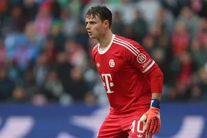 Thủ môn Jonas Urbig trở lại tập luyện là tin vui cho Bayern Munich.