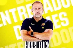 Hansi Flick lần đầu giành giải HLV xuất sắc nhất tháng của La Liga trong mùa giải này.