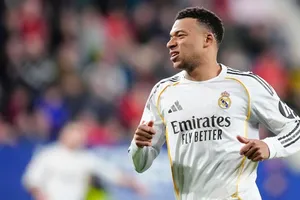 Kylian Mbappe khẳng định “một số thông tin sai lệch” về tình trạng chấn thương đầu gối của anh.