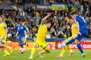 Viktor Gyokeres lập hat-trick giúp đội tuyển Thụy Điển giành chiến thắng 3-1 trước Ukraine.
