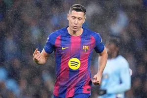 Robert Lewandowski đang tiến đến thời điểm phải đưa ra quyết định về tương lai ở Barcelona.