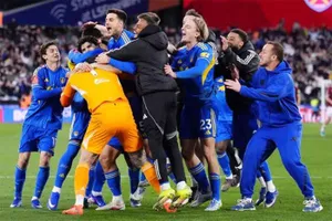 Leeds United vào bán kết FA Cup lần đầu tiên sau 39 năm và sẽ gặp Chelsea.