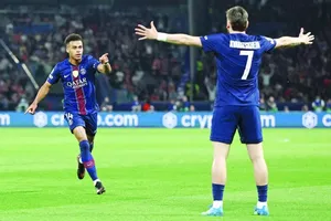 Desire Doue khởi đầu chiến thắng 2-0 của Paris Saint-Germain trước Liverpool.